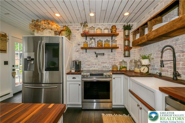 68 Mitchell Avenue, Upper Nazareth Twp, PA 18064
