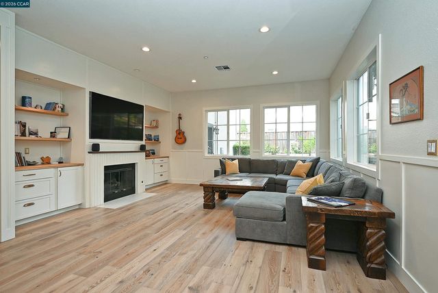 1239 Sunrise Ridge Dr, Lafayette, CA 94549