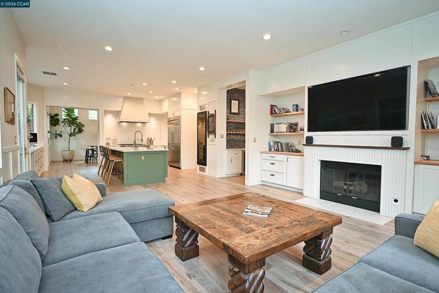 1239 Sunrise Ridge Dr, Lafayette, CA 94549