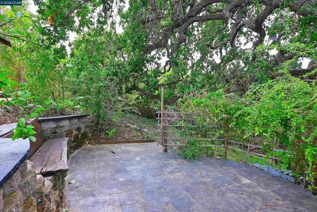 1239 Sunrise Ridge Dr, Lafayette, CA 94549