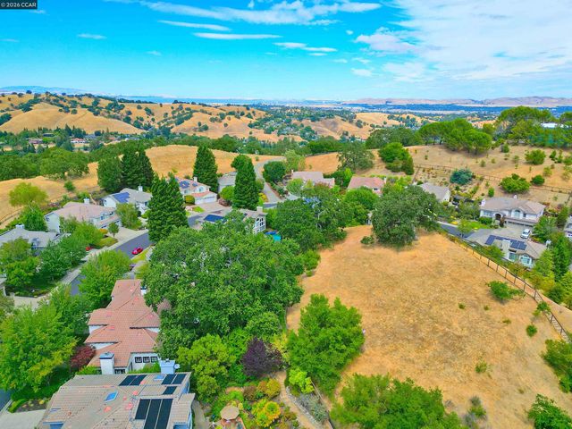1239 Sunrise Ridge Dr, Lafayette, CA 94549