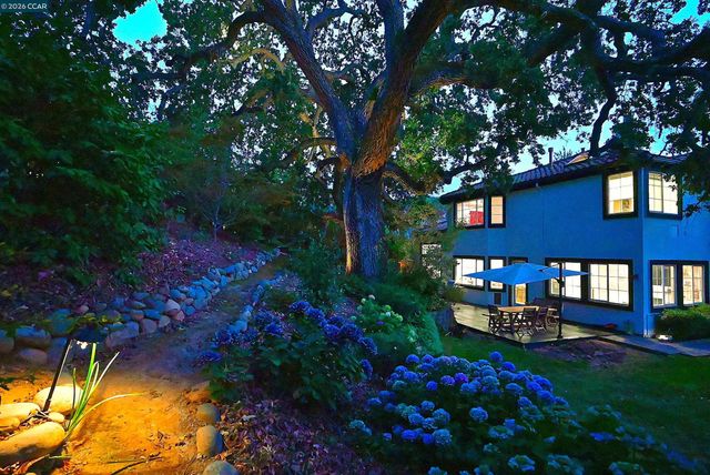 1239 Sunrise Ridge Dr, Lafayette, CA 94549