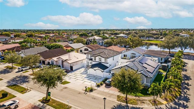 15486 SW 23rd Ln, Miami, FL 33185