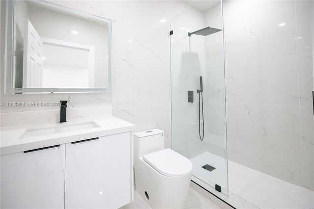 15486 SW 23rd Ln, Miami, FL 33185