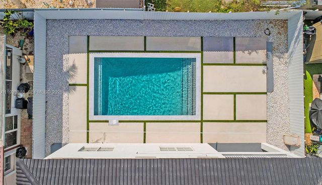 15486 SW 23rd Ln, Miami, FL 33185