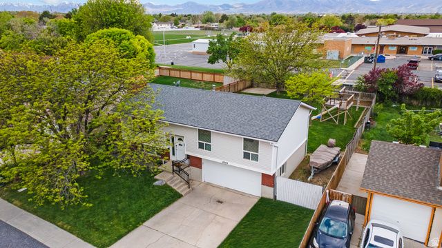 4884 S HUNTINGTON RD, Taylorsville, UT 84129