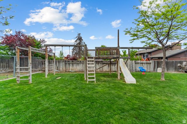 4884 S HUNTINGTON RD, Taylorsville, UT 84129