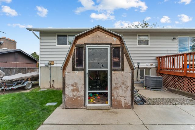 4884 S HUNTINGTON RD, Taylorsville, UT 84129