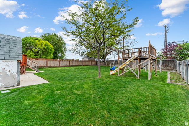 4884 S HUNTINGTON RD, Taylorsville, UT 84129
