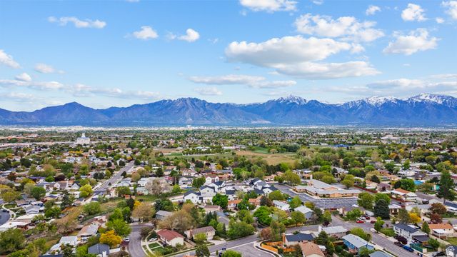 4884 S HUNTINGTON RD, Taylorsville, UT 84129