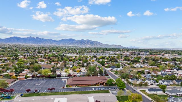 4884 S HUNTINGTON RD, Taylorsville, UT 84129