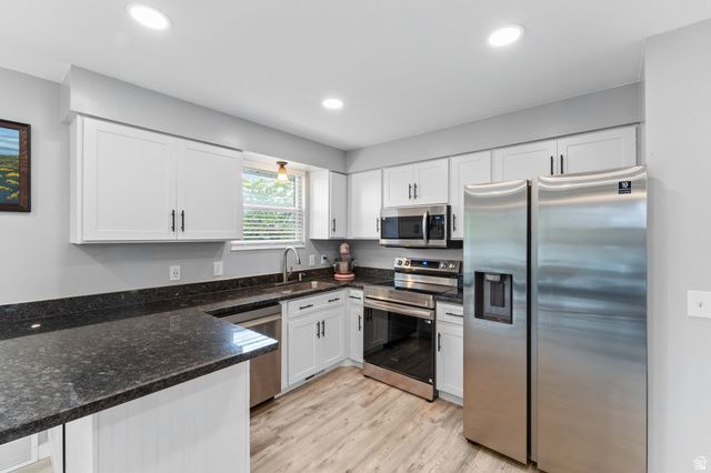 4884 S HUNTINGTON RD, Taylorsville, UT 84129