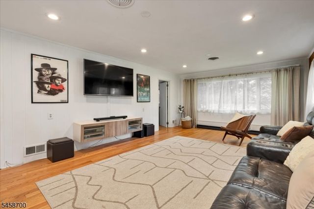 6 Donsen Ln, Scotch Plains Twp., NJ 07076