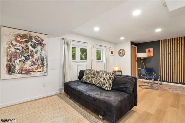 6 Donsen Ln, Scotch Plains Twp., NJ 07076