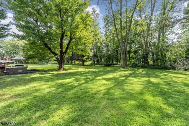 6 Donsen Ln, Scotch Plains Twp., NJ 07076