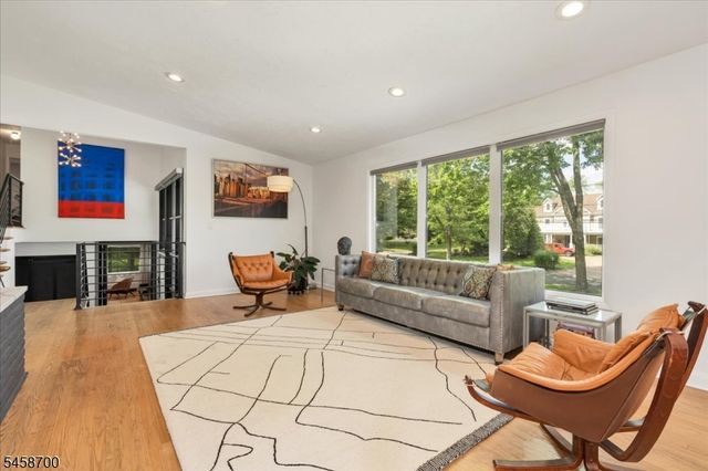 6 Donsen Ln, Scotch Plains Twp., NJ 07076