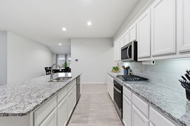 437 Falcon Way, Azle, TX 76020