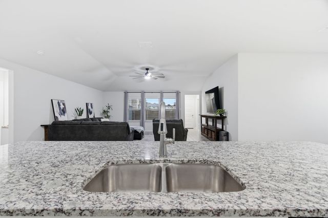 437 Falcon Way, Azle, TX 76020