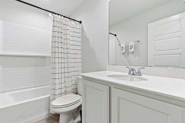 437 Falcon Way, Azle, TX 76020