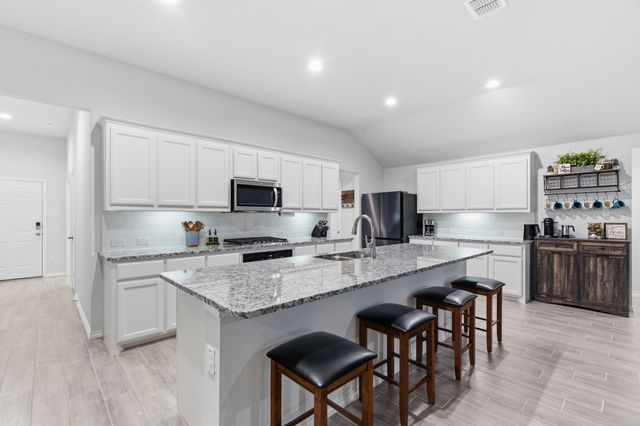 437 Falcon Way, Azle, TX 76020