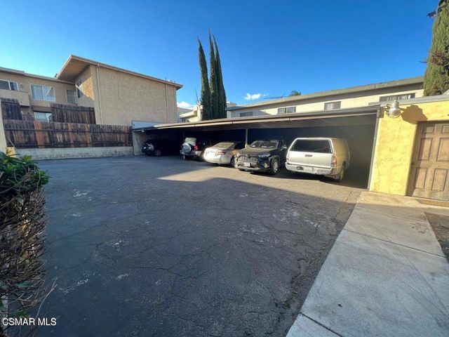 18617 Clark Street 4, Tarzana, CA 91356