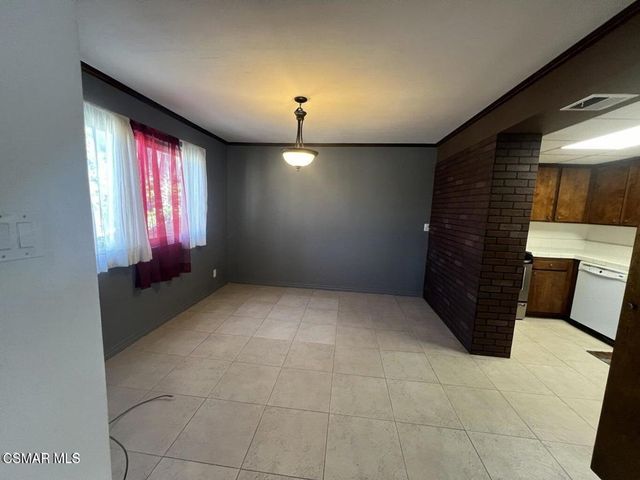 18617 Clark Street 4, Tarzana, CA 91356