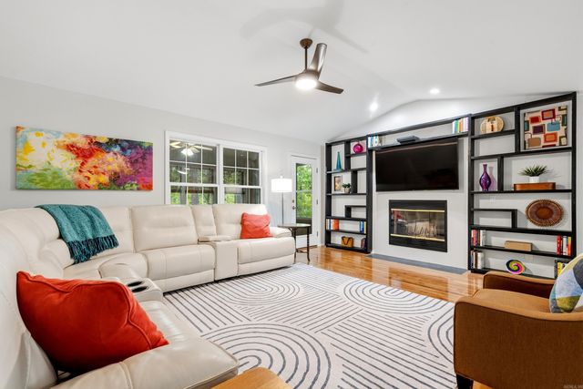 39 Alegria Way, Hot Springs Village, AR 71909