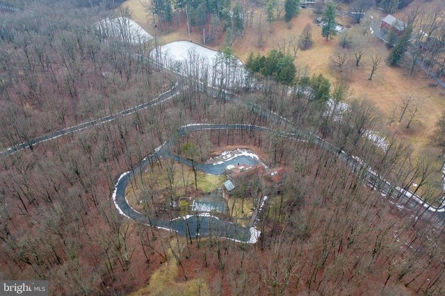 725 LAUREL RIDGE RD, Reinholds, PA 17569