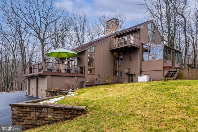 725 LAUREL RIDGE RD, Reinholds, PA 17569