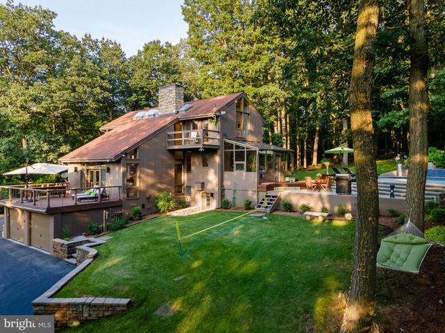 725 LAUREL RIDGE RD, Reinholds, PA 17569