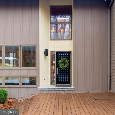 725 LAUREL RIDGE RD, Reinholds, PA 17569