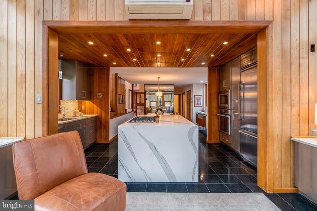 725 LAUREL RIDGE RD, Reinholds, PA 17569