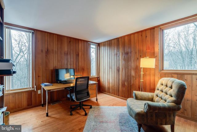 725 LAUREL RIDGE RD, Reinholds, PA 17569