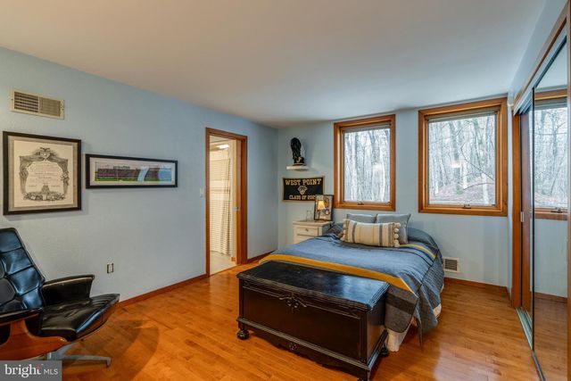 725 LAUREL RIDGE RD, Reinholds, PA 17569