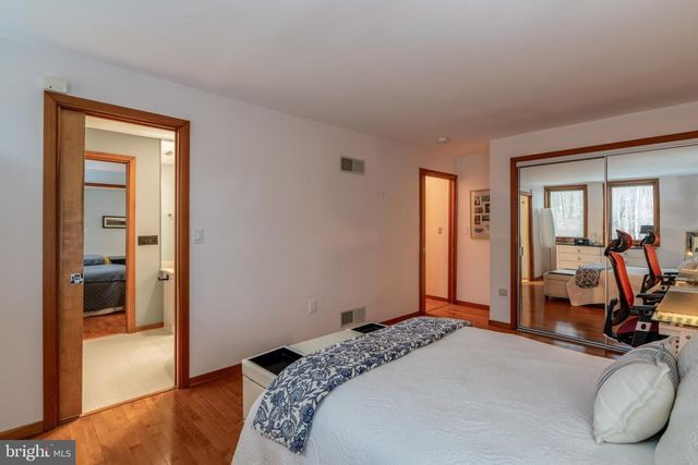 725 LAUREL RIDGE RD, Reinholds, PA 17569