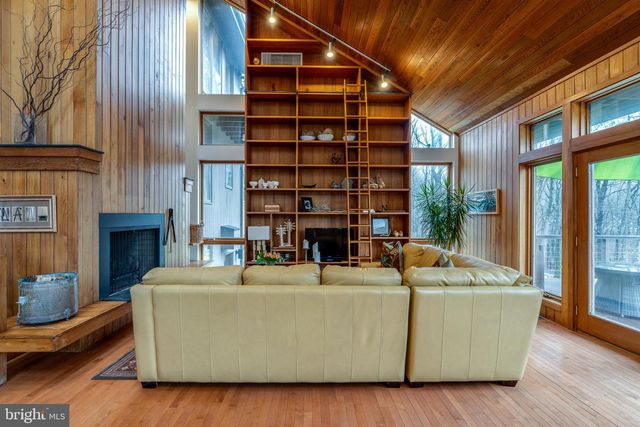 725 LAUREL RIDGE RD, Reinholds, PA 17569