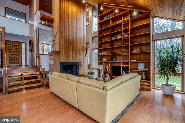 725 LAUREL RIDGE RD, Reinholds, PA 17569