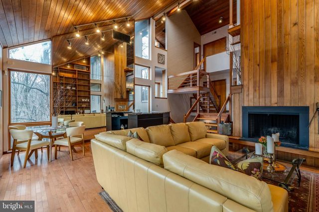 725 LAUREL RIDGE RD, Reinholds, PA 17569