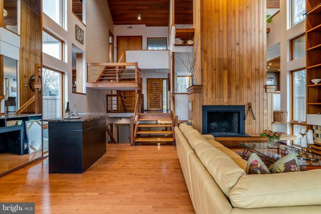 725 LAUREL RIDGE RD, Reinholds, PA 17569