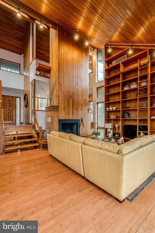 725 LAUREL RIDGE RD, Reinholds, PA 17569