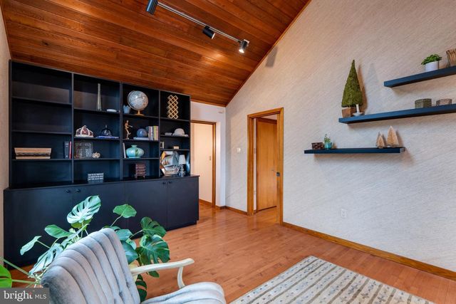 725 LAUREL RIDGE RD, Reinholds, PA 17569