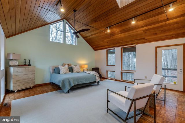 725 LAUREL RIDGE RD, Reinholds, PA 17569