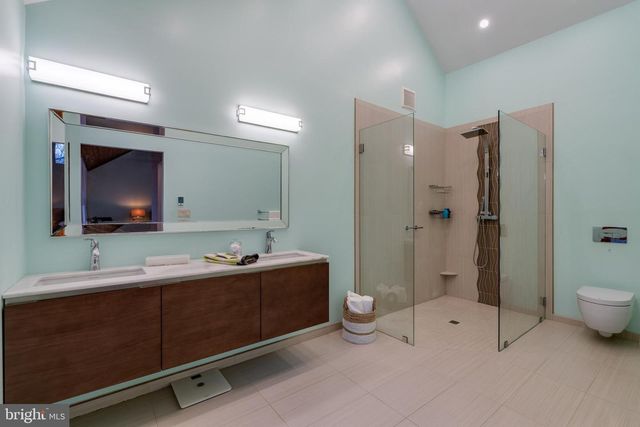 725 LAUREL RIDGE RD, Reinholds, PA 17569