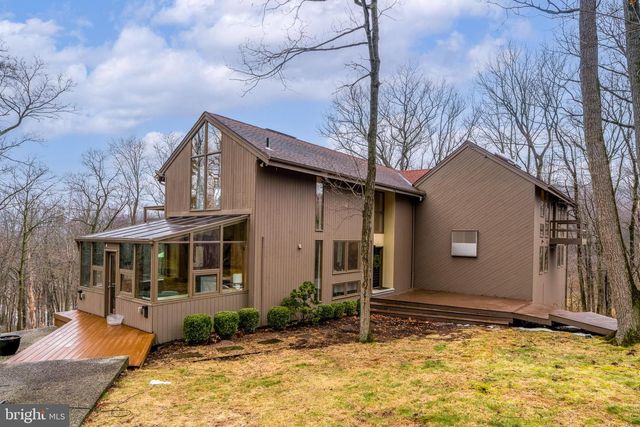 725 LAUREL RIDGE RD, Reinholds, PA 17569