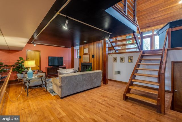 725 LAUREL RIDGE RD, Reinholds, PA 17569