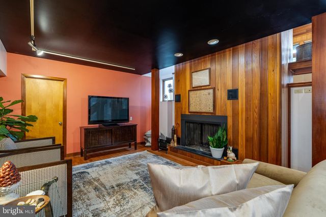 725 LAUREL RIDGE RD, Reinholds, PA 17569