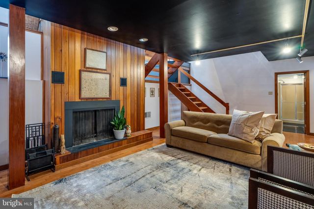 725 LAUREL RIDGE RD, Reinholds, PA 17569