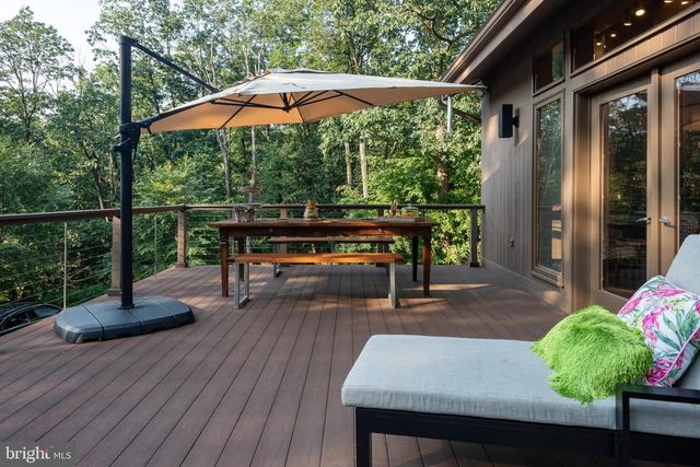 725 LAUREL RIDGE RD, Reinholds, PA 17569