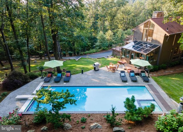 725 LAUREL RIDGE RD, Reinholds, PA 17569