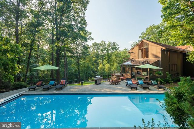 725 LAUREL RIDGE RD, Reinholds, PA 17569